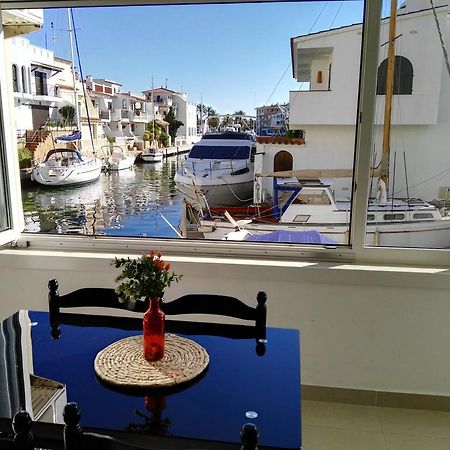 Waterside Apartment - Two Bedroom Емпуриабрава Стая снимка