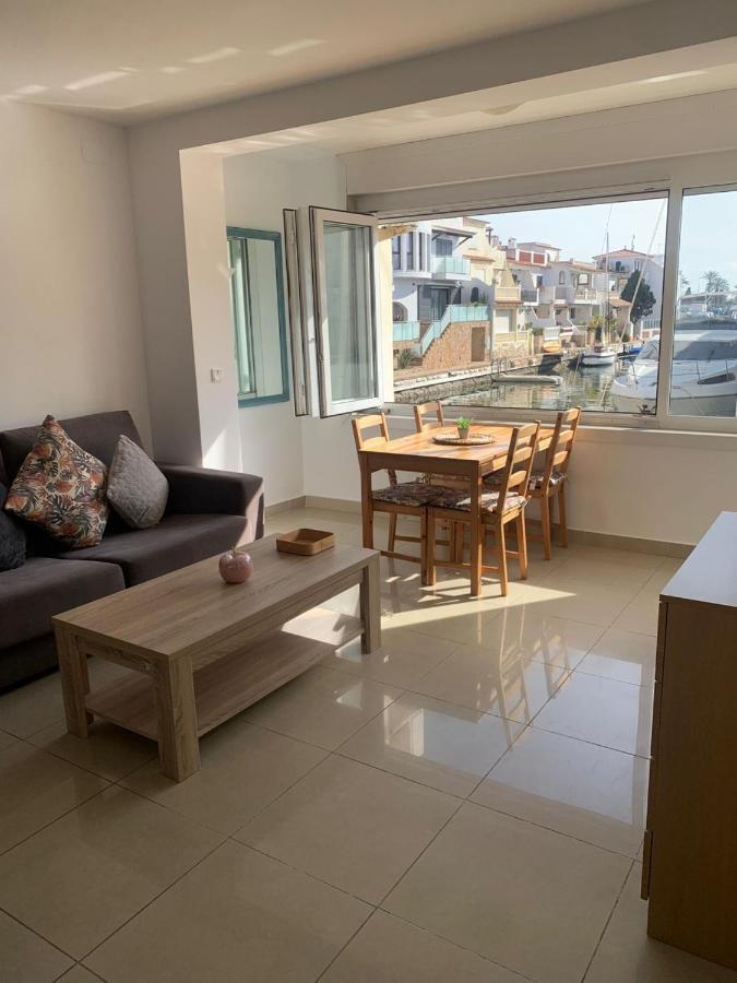Waterside Apartment - Two Bedroom Емпуриабрава Екстериор снимка