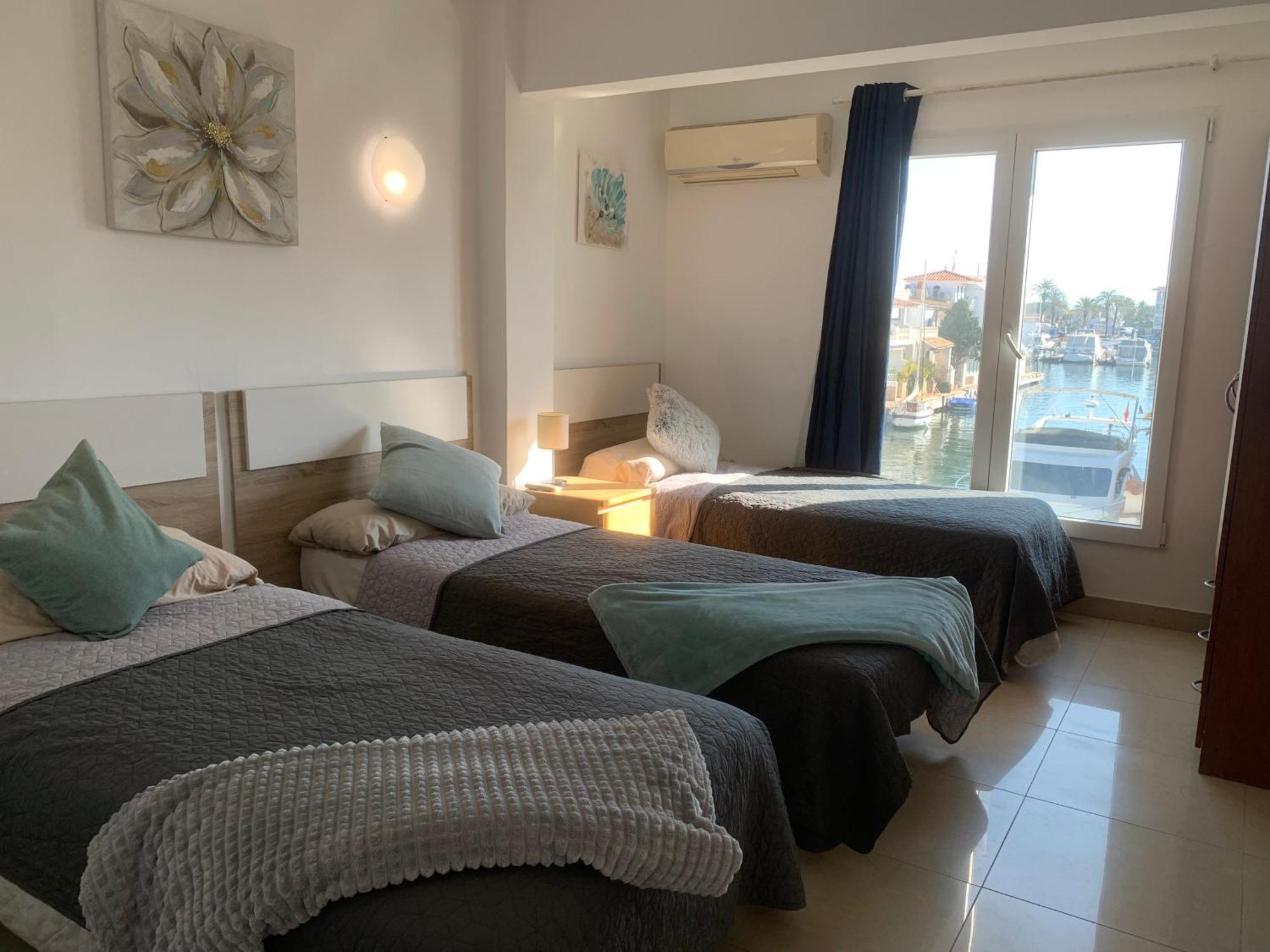 Waterside Apartment - Two Bedroom Емпуриабрава Екстериор снимка