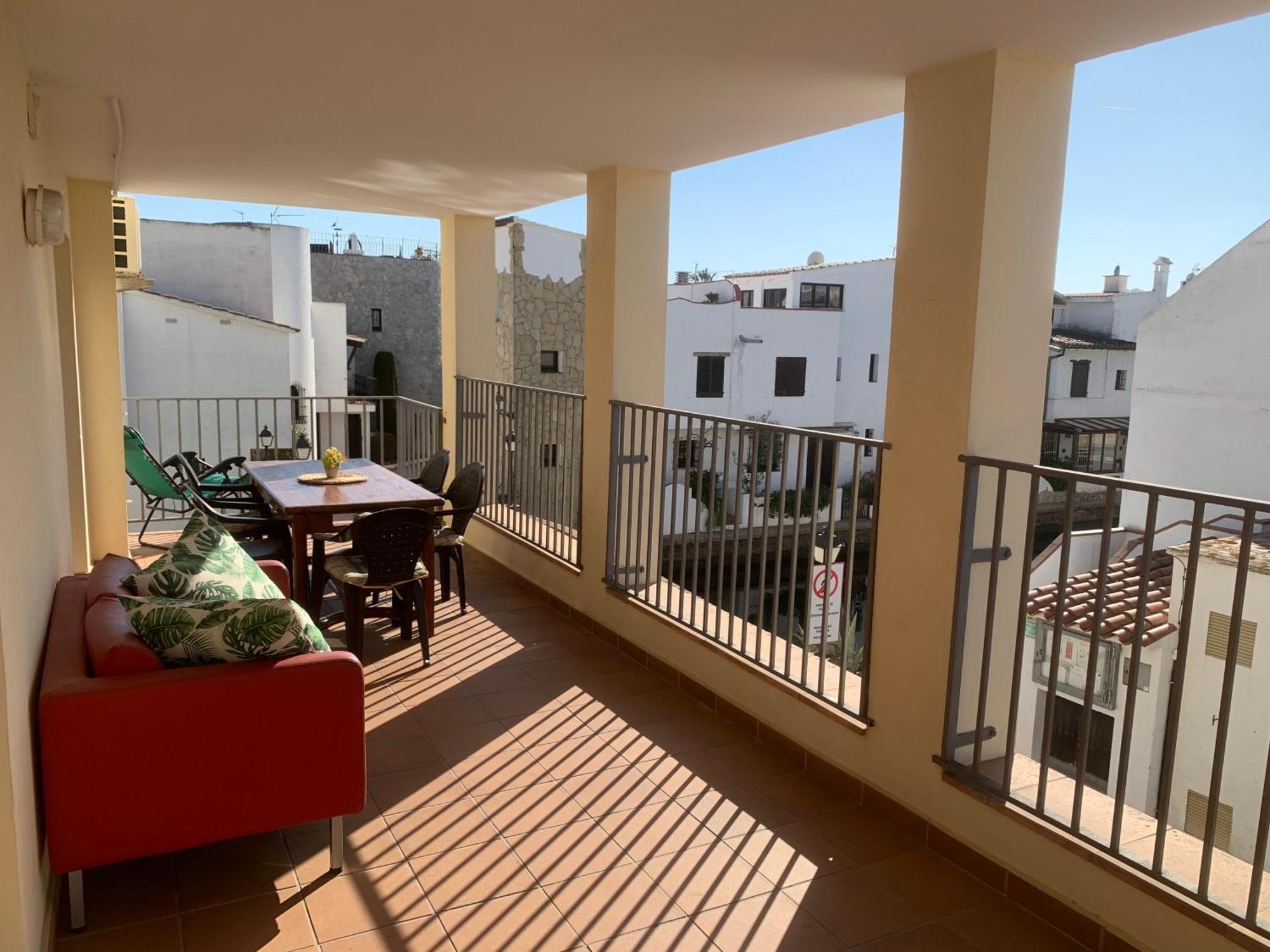 Waterside Apartment - Two Bedroom Емпуриабрава Екстериор снимка