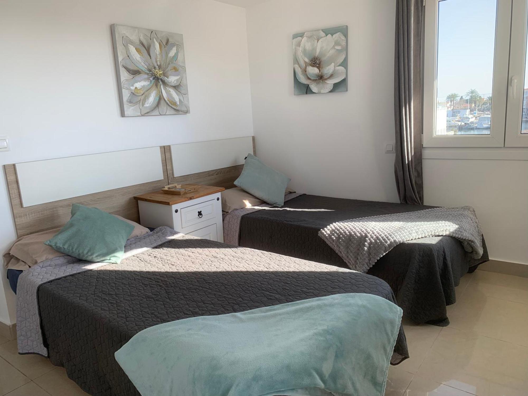 Waterside Apartment - Two Bedroom Емпуриабрава Екстериор снимка