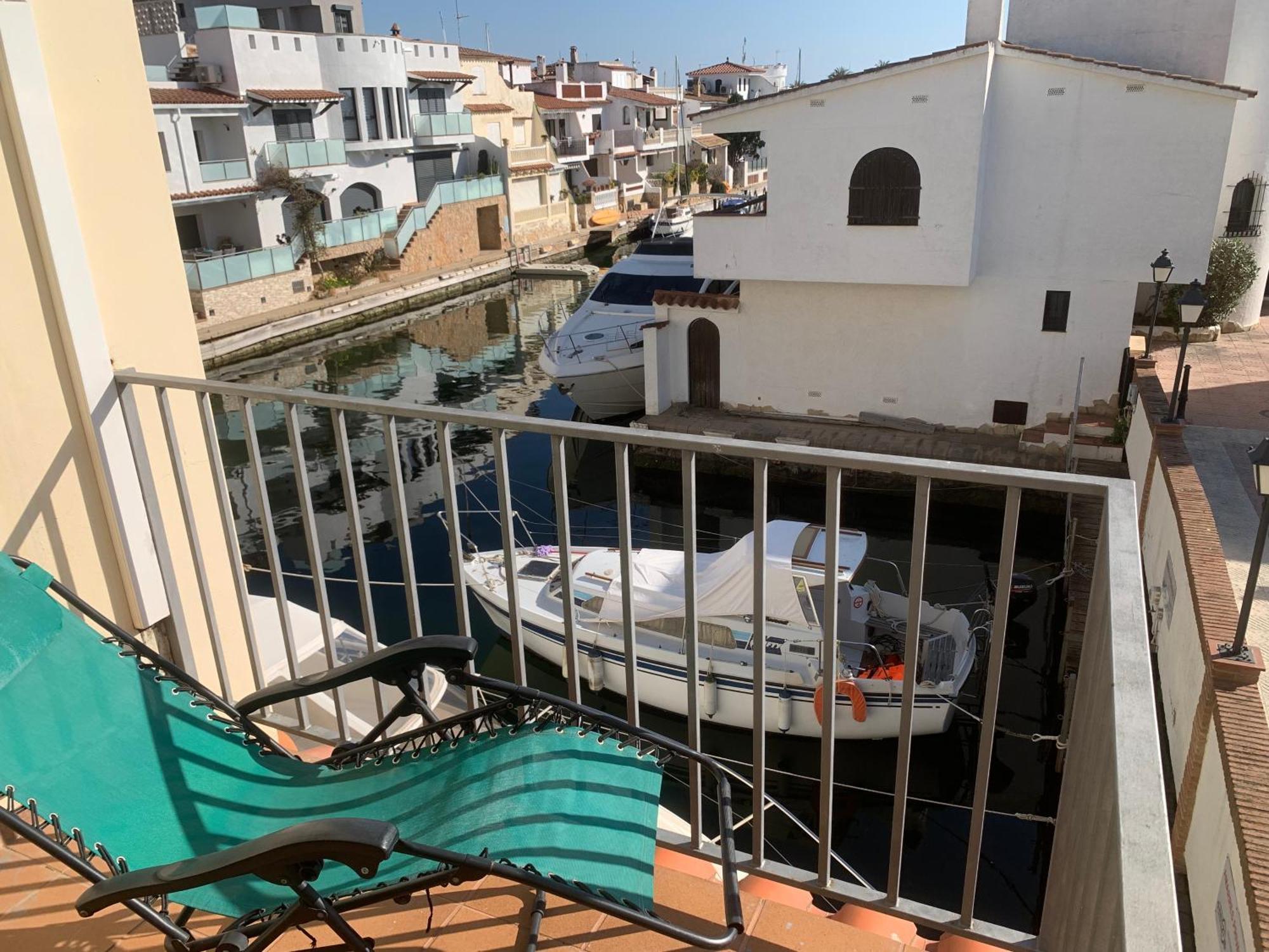Waterside Apartment - Two Bedroom Емпуриабрава Екстериор снимка